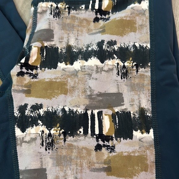 MONO B Leggings Women's size Small Abstract Print on the Front & Solid Blue back - Picture 7 of 11